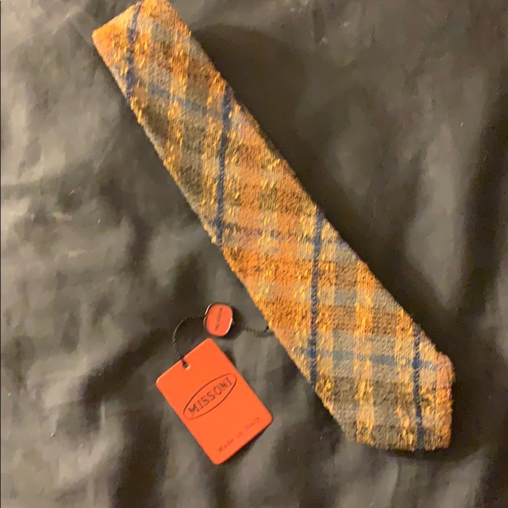 One men’s tie from Missoni